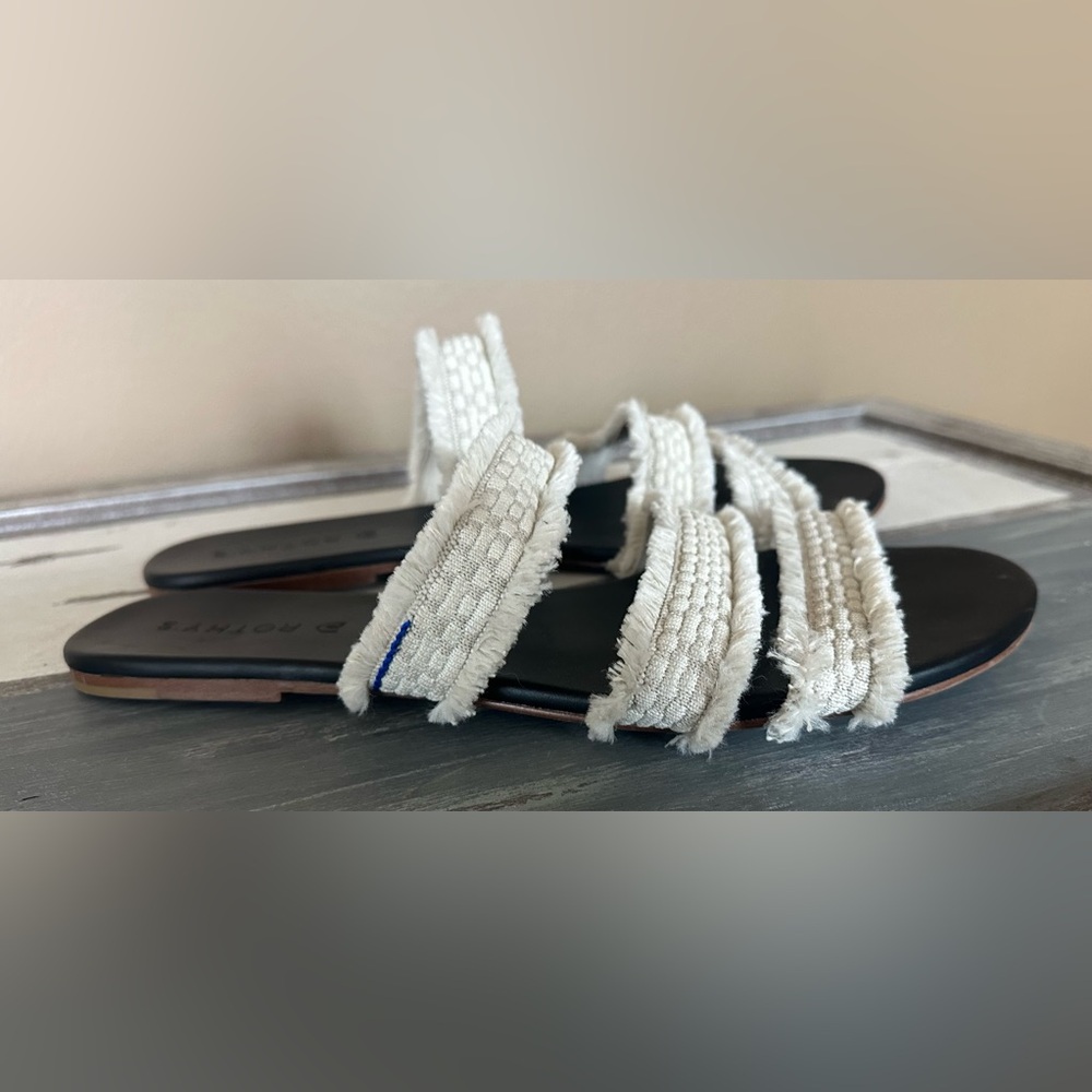 Rothy’s‎ Sea Shell Triple Band Fringe Retired Sandal White Slide - Size 11.5